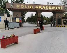 Elazığ'da, bir Başkomiserin evinde gördüğü jandarma personelini tabancayla öldürdüğü haberi gündemde yer aldı.
Daha önce saldırıya uğrayan ve ağır yaralanan savcı Ercan Kayhan, hayatını kaybetti.
#SONDAKİKA