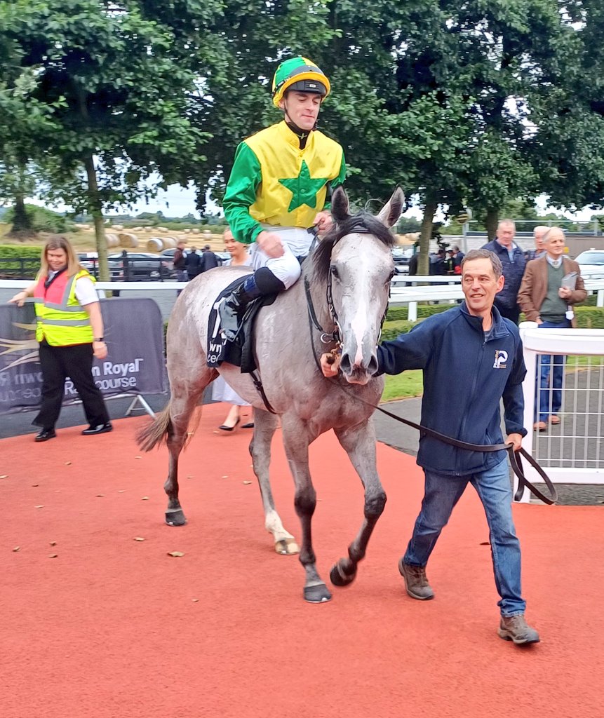 Shadow Of The Moon and <a href="/lukemcateer123/">lukemcateer</a> <a href="/Downroyal/">Down Royal Racecourse</a>