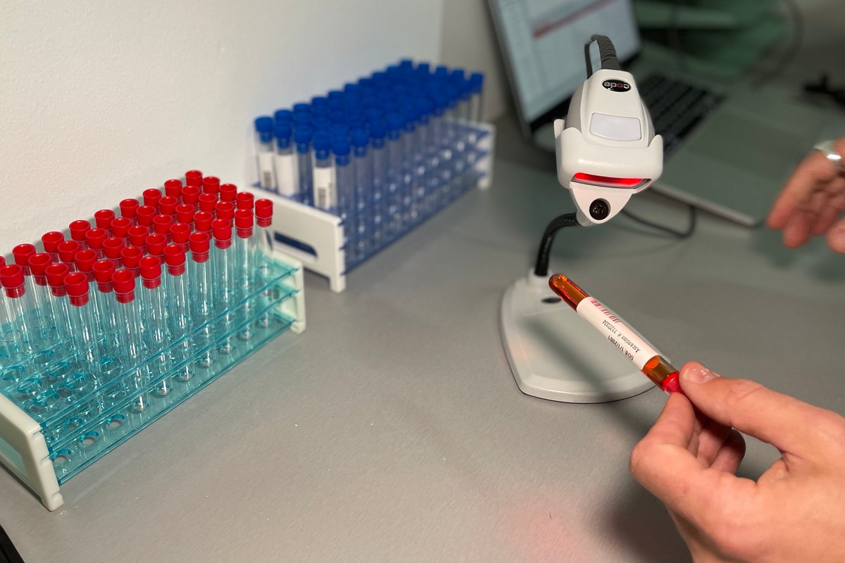 CodeCorp's tweet image. 💉 Fall means flu shots, RSV vaccines, and high volumes of respiratory meds.
Code helps clinicians and pharmacy techs scan safely and accurately at every step.
• CR1100: Cold-chain ready — easily decode frosted or distorted barcodes
• CR2700: Instant decoding — quickly scan…