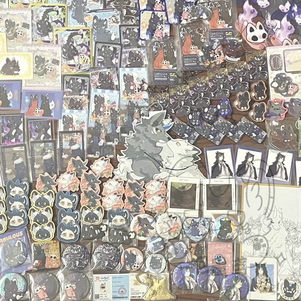 谛听生日快乐
咱们的谛听大人，又大了一岁呢～！
今年对你的喜欢与爱依旧炽热
嗯……我自认为我对你的爱比任何人都要强烈这颗炽热的心永远只为你而跳动(๑>ᴗ<๑)我希望你每天健健康康，开开心心，工作顺利，少加班，注意身体
最后……千言万语不如一句
“我爱你谛听老公…生日快乐”
#有兽焉 #谛听