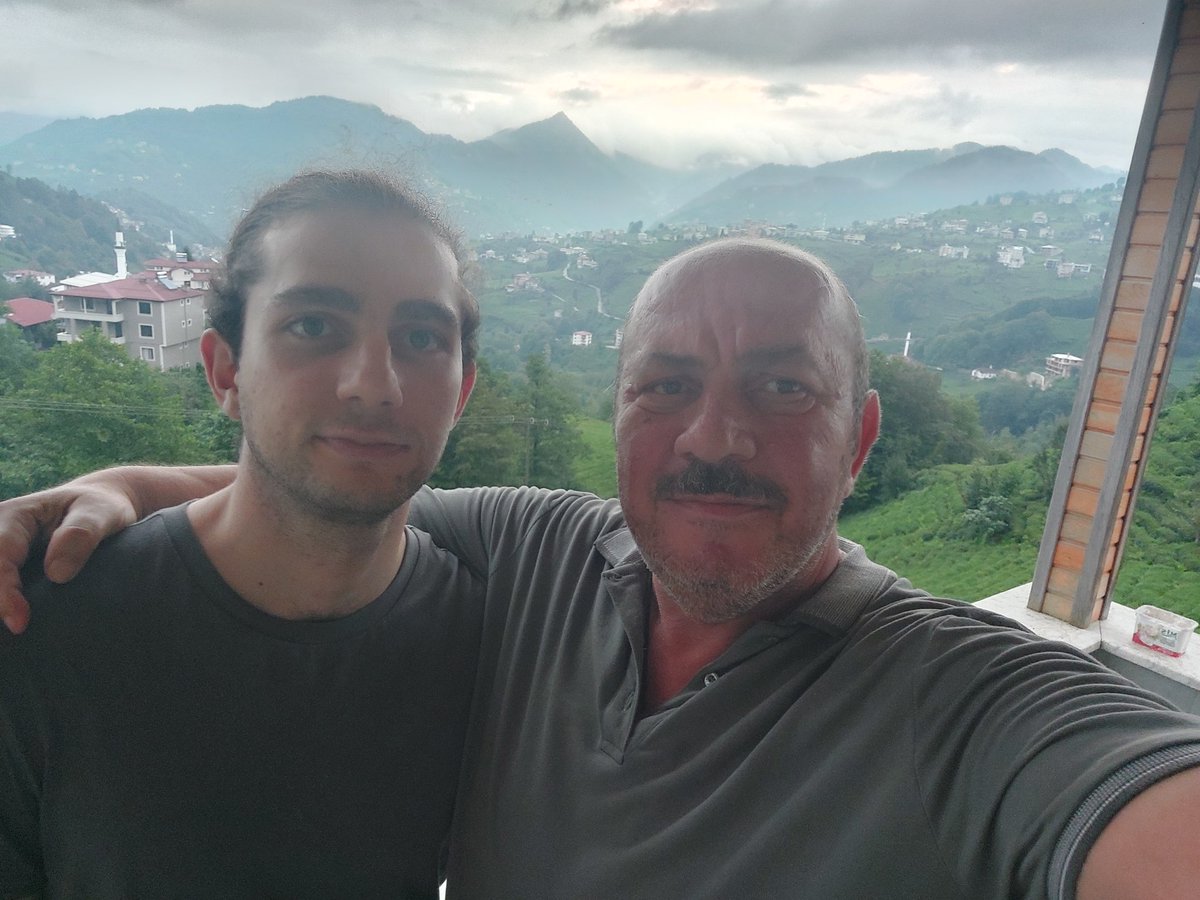Oğlum ile.köydeyiz buyrun çaya...