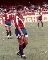 QUE TANTO CONOCES DE FÚTBOL RETRO?   

 Medio ofensivo Mexicano que defendió los colores de varios equipos, ¿ Lo conoce usted?  

🔹Víctor Medina 
🔹Elias Ledezma
🔹Juan Morales
🔹Lalo Moses