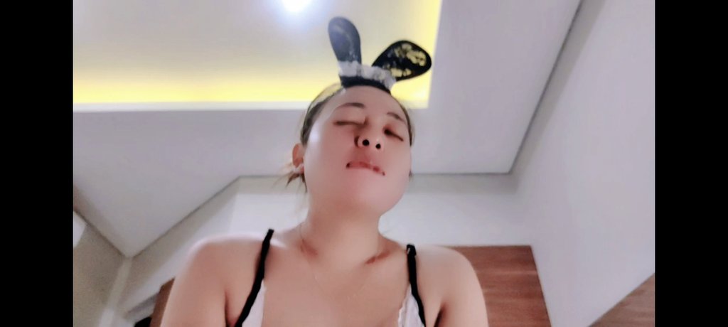 quantul's tweet image. Sakit atau nikmat... Kok isa wajah ku gitu ya 😂