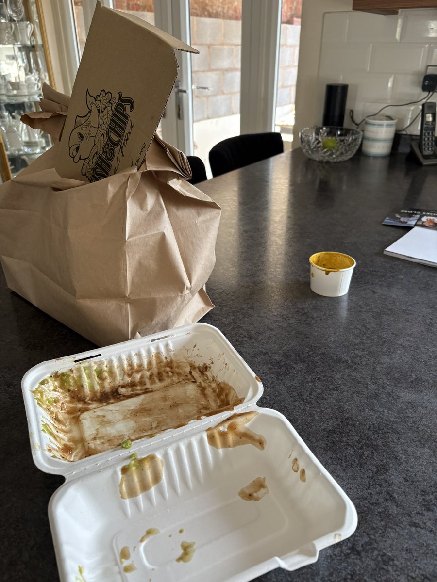 Bryan1dfc's tweet image. Treated ourselves for tea tonight, I must have walked past this sign 100 times today so thought I’d give it a go, pudding chips, peas and gravy for me and fish, chips and curry for Sue, both were really tasty, couldn’t fault it, give them a go, local firm supporting local club.