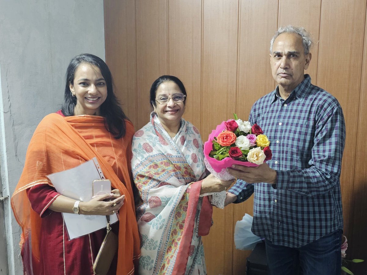 vibhamathur10's tweet image. लोकसभा सांसद @HC_meenaMP जी से मुलाकात कर उन्हें जन्मदिन की बधाई दी। 

साथ ही, पूर्व मंत्री और वरिष्ठ कांग्रेस नेता नमो नारायण मीणा जी एवं हरीश मीणा जी को पूर्व मुख्यमंत्री शिवचरण माथुर जी और स्वतंत्रता सेनानी व महिला आश्रम की पूर्व अध्यक्ष श्रीमती सुशीला देवी माथुर जी की मूर्ति…