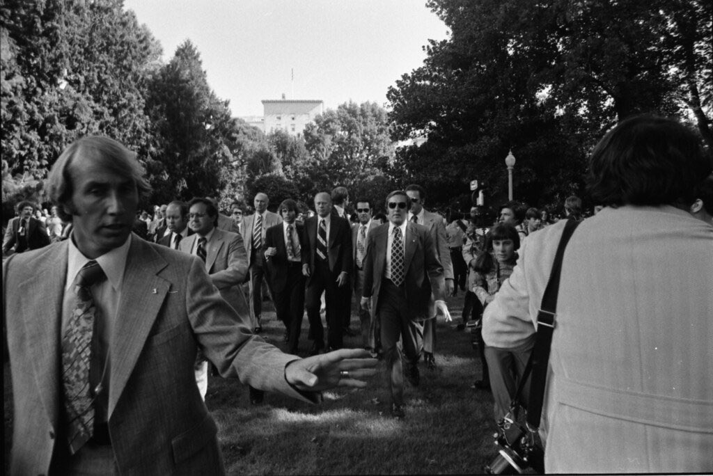 1976 Live tweet media