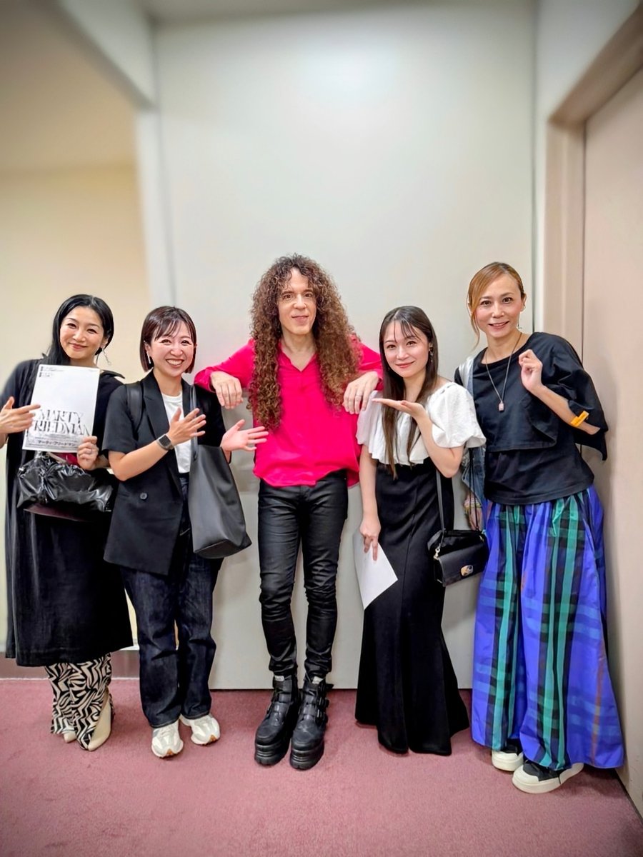 ピアソラの世界、初めて触れたのが生演奏という贅沢🌠Encoreも凄くて…鳥肌が立ちました！
そしてマーティゆかりのﾐｭｰｼﾞｼｬﾝ達、久々再会が嬉しくて集合写^^→Cello,Violin,Guitar,会社員|´-`),ﾗﾃﾝﾋﾟｱﾆｽﾄ
はぁ…✨️本当に素敵なコンサートでした!!