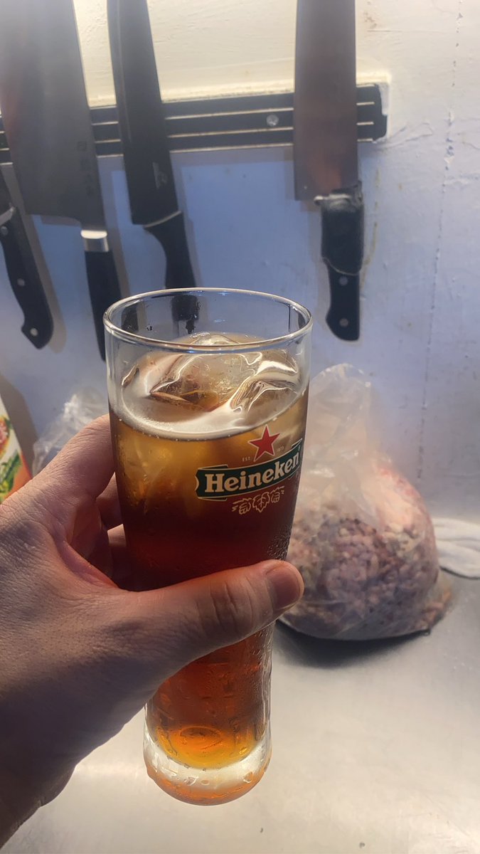 chuu1983's tweet photo. @Yu_R0504 乾杯🍻 https://t.co/DiMI4gXqdo