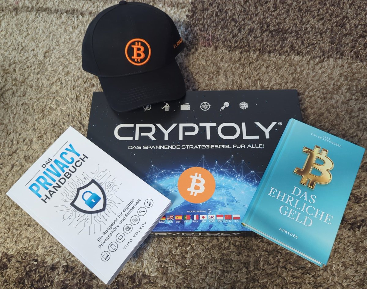 Eine Ausbeute meiner Geburtstagsgeschenke. Was könnte meine Leidenschaft sein? (wrong answers only) <a href="/Justdoitalex/">Alex v. Frankenberg (Hodltrainer)</a>