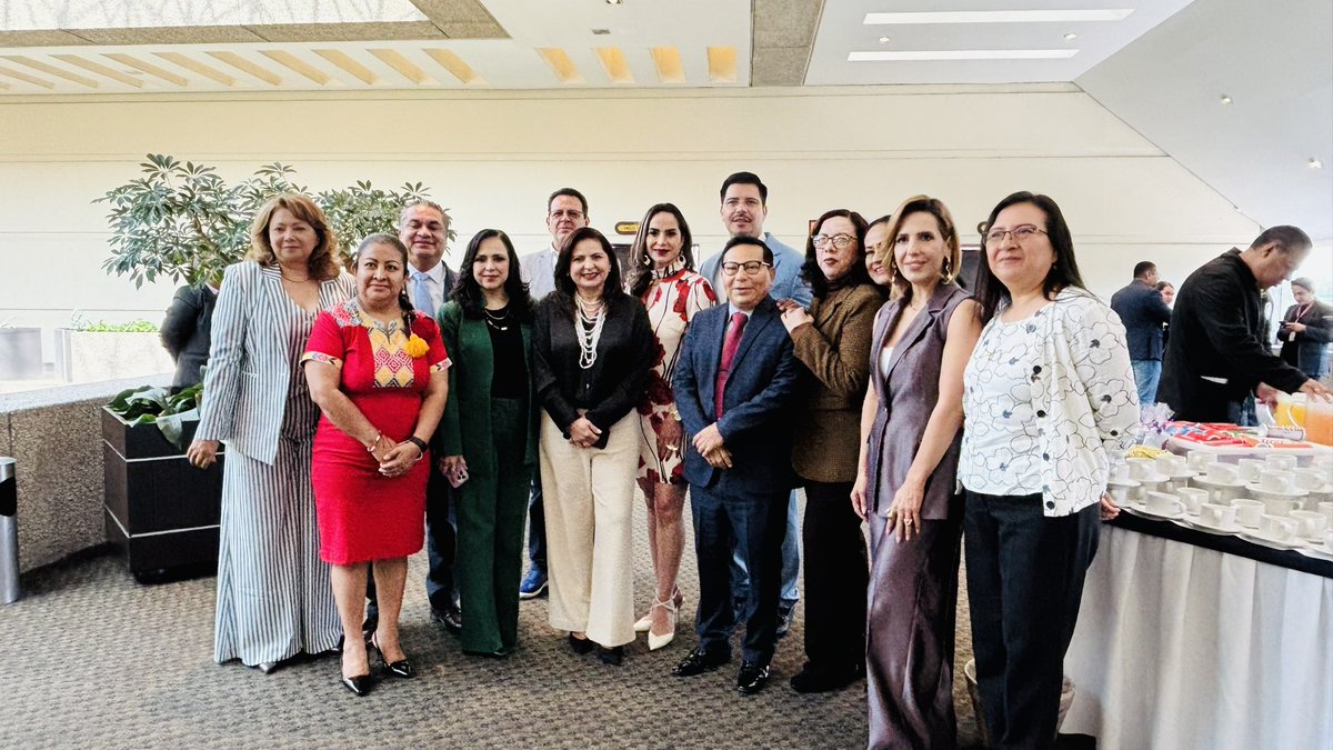 🇲🇽 Participo en la Mesa 6. Horizonte de la concurrencia de los procesos electorales judiciales federal y local con comicios a otros cargos de elección popular. youtube.com/live/mM-KRLOvL…