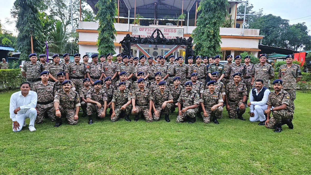 छत्तीसगढ़ का दौरा करते हुए, सीआरपीएफ के महानिदेशक  ने केस्काल, कोंडागांव में ए/188 बटालियन की परिचालन तैयारियों का आकलन किया, कर्मियों के साथ काम किया और उनकी दृढ़ प्रतिबद्धता और बहादुरी की प्रशंसा की।
#AbhishekBajaj Srinagar #YogiForTeachers  Kashmir #TejRan CHAN #เพียงเธอEP8