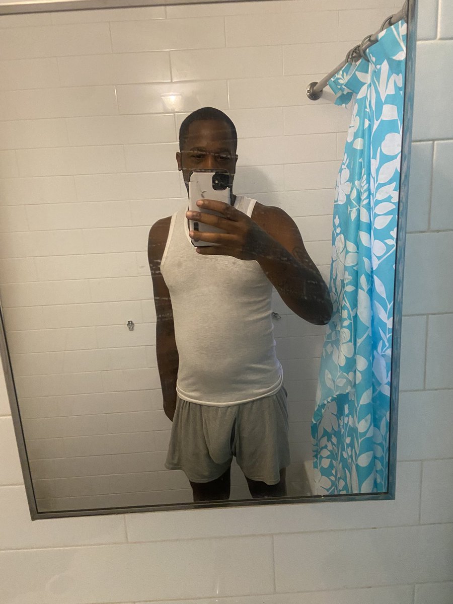 thirdlegstron's tweet photo. The dick got a mind of his own https://t.co/VmD0z9bPlJ