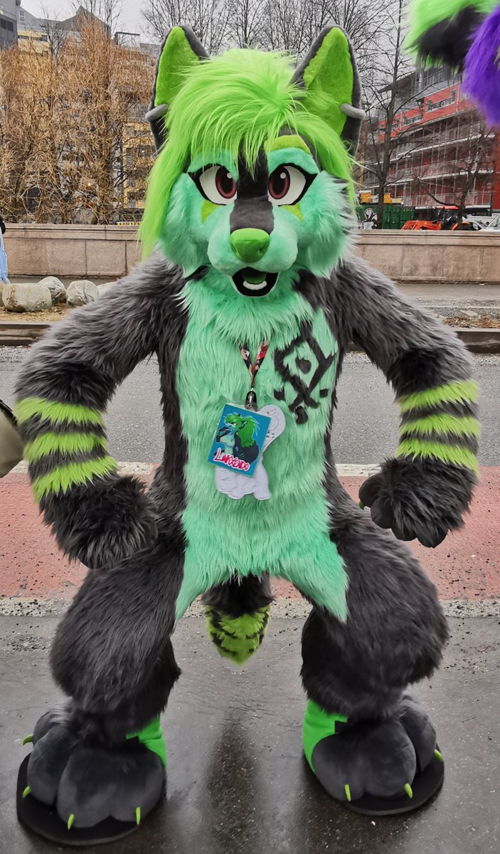 Feeling like a gremlin this #FursuitFriday