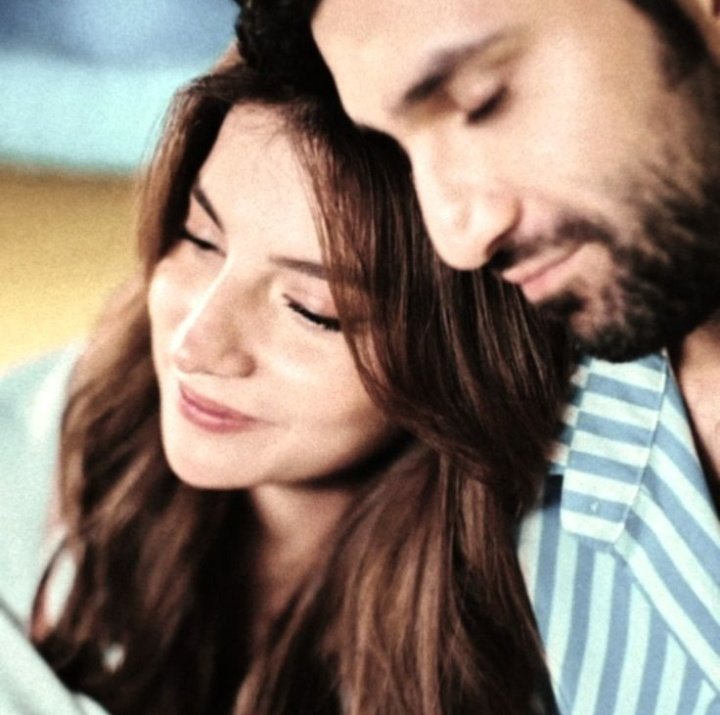 nadiyahahahh's tweet photo. Mere Shaanay par sarr rakhe tu 
Mai neend kahun tu sou jayen ✨ 🎶 
#TalRosh https://t.co/E2vWU1ybLG