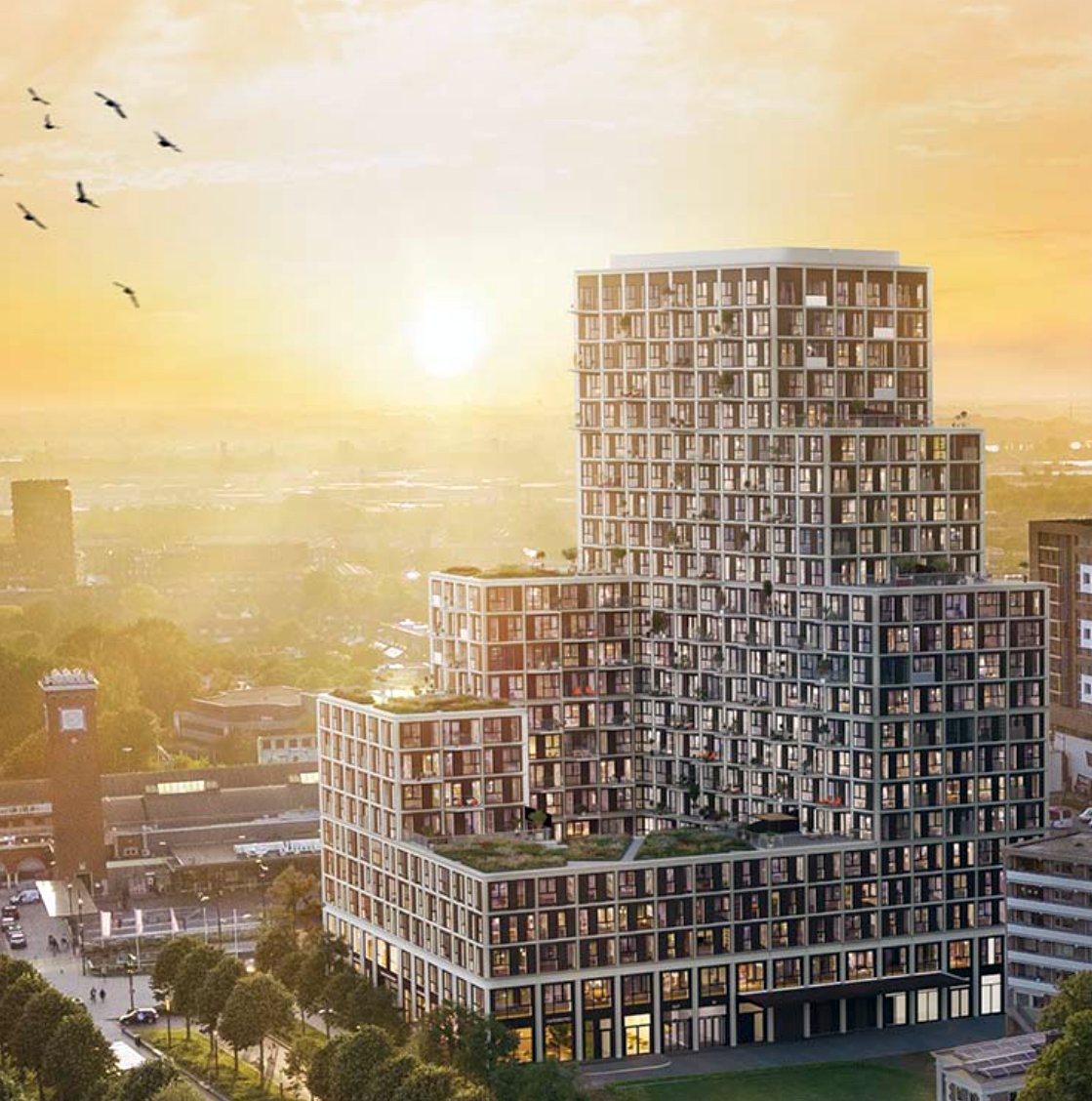 Op deze luchtfoto kun je mooi de "fietsovatonde" voor het station in Nijmegen zien liggen.
Dat is de oversteekplaats voor voetgangers en fietsers.

Rechtsonder wordt er gebouwd aan Metteswane 2.0, dat 23 verdiepingen hoog wordt.

Bronnen: Nieuwsbrief Stationsdistrict september