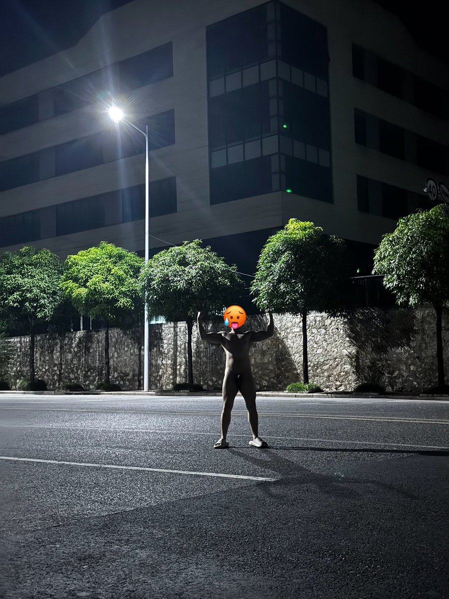 KongKong tweet media