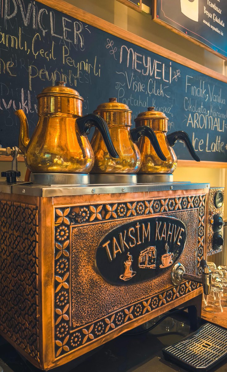 Çayınızı nasıl alırsınız? 😂

🌿 Açık 
🌿 Normal 
🌿 Demli 

📍 Taksim Kahve - Beyoğlu
  Taksim Camii Külliyesi