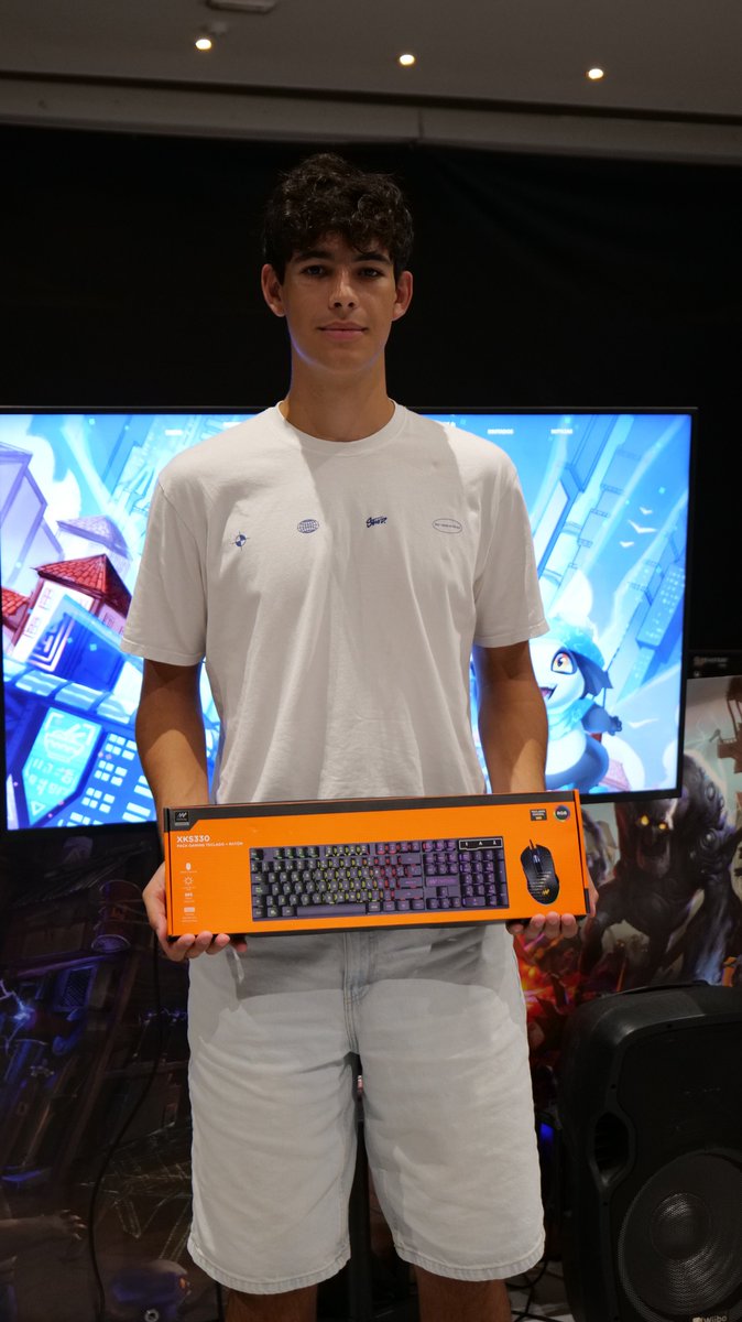 NLtech_eSports's tweet image. 🏆 ¡Los 3 mejores jugadores en el torneo de Valorant 1vs1 en @CometConES 2025!

🎁 Cada uno se lleva un kit de periféricos de @PC_Box 
🔥 Y el campeón se corona con el trofeo de esta edición

¡Nivelazo y partidas increíbles! en el Pabellon #PCBox💜👾 #Valorant #Esports