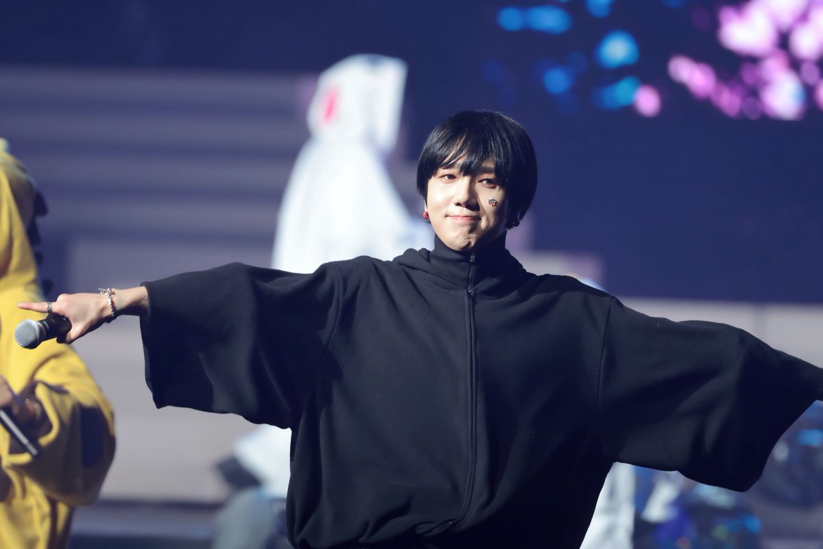 Kayla_1106's tweet photo. 250905
 <SUPER SHOW 10> in HONG KONG DAY1
🐱

#SUPERJUINIOR 
#슈퍼주니어
#SJ
#YESUNG #예성 #艺声
@shfly3424 https://t.co/vlLNfq0iIk