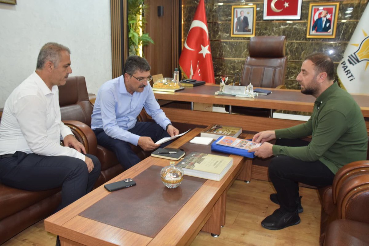 “TGK Yeni Dönem İstişare Görüşmeleri Devam Ediyor”

Türkiye Gençlik Konseyi olarak, Batman Milletvekili Ferhat Nasıroğlu ve AK Parti İl Başkanı Hüseyin Şansi ile gençlik üzerine verimli bir görüşme gerçekleştirdik.

Milletvekili Nasıroğlu, gençlerin nitelikli yetişmesi için tüm