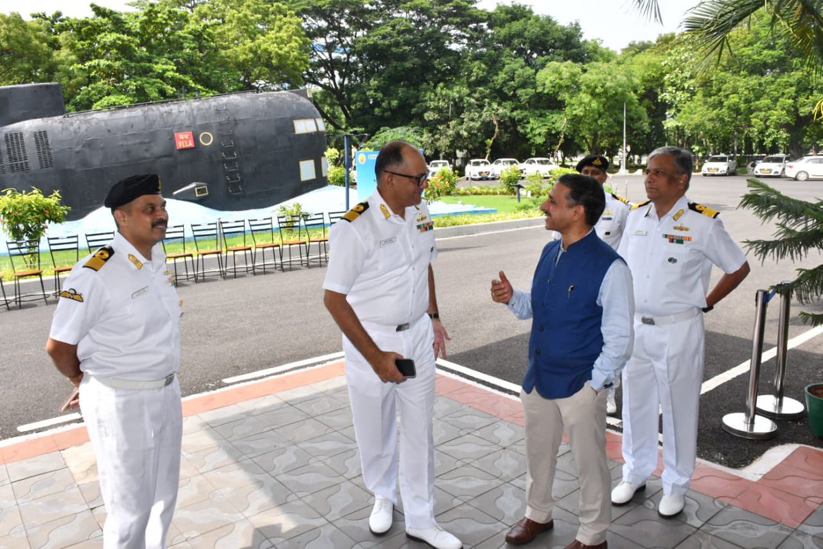 Dr_VKRai's tweet image. Privileged to talk on Diesel Engine Health Monitoring &amp;amp; Fault Diagnosis during Workshop by DTTT Vizag.

#Reliability &amp;amp; #PerformanceAssessment play crucial roles.

#DieselDoctor
@indiannavy @adgpi @IAF_MCC @IN_WNC @IN_INSShivaji @IN_HQENC 
@Dr_VKRai

x.com/IN_HQENC/statu…