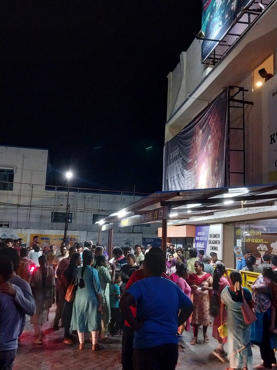 58) Showtime: #Madharaasi at a local theatre in my hometown. 

Inga working day la night show housefull aaguradhu lam TTT and over hyped movies ku thaan nadakkum. But SK ku night show filled with families here is really surprising. Growth💥📈