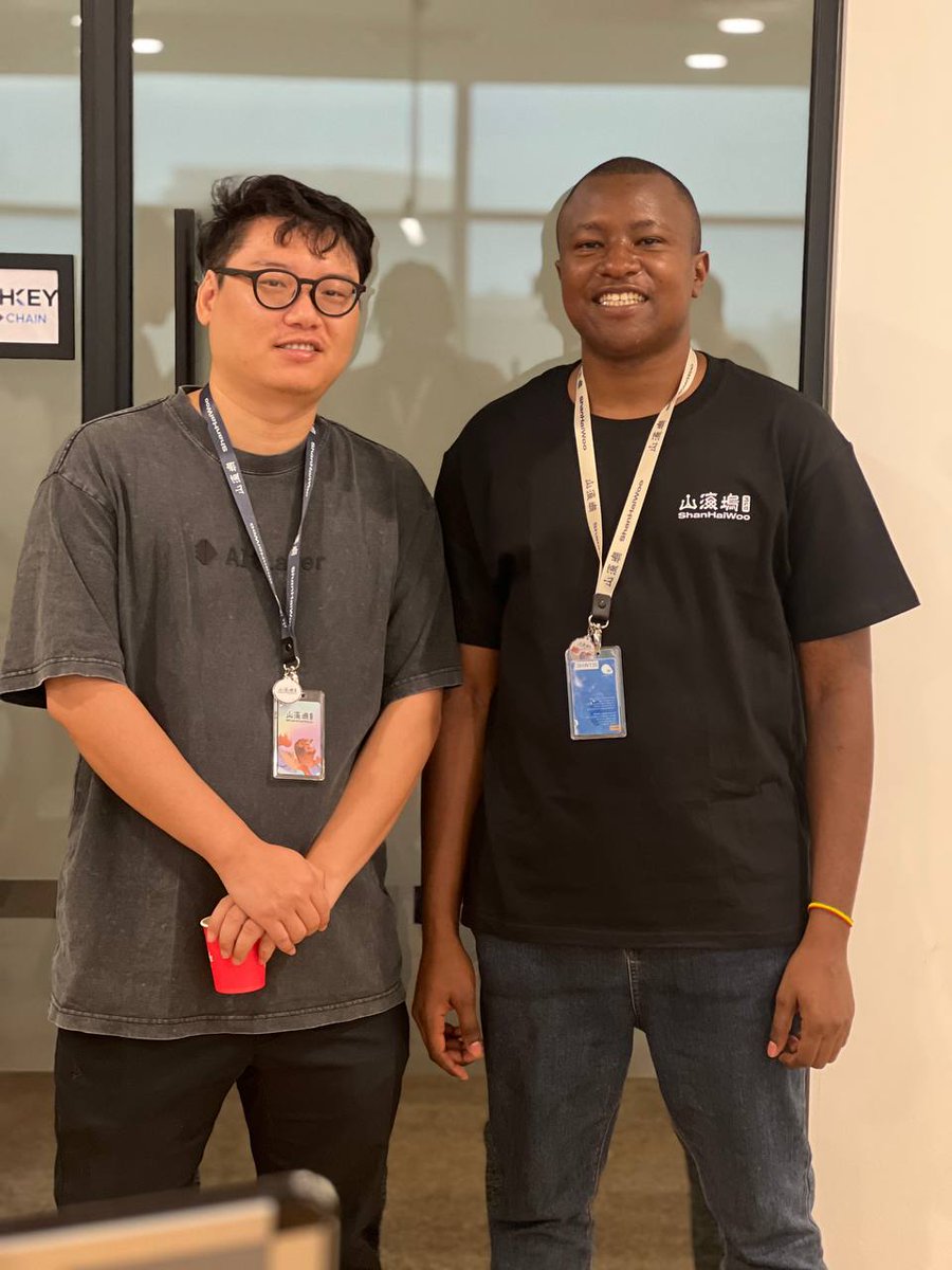 robinsoncodes's tweet image. Kicked off @shanhaiwoo Residency 🇸🇬 with the opening ceremony 🎉. A month of building Ethereum, AI &amp;amp; frontier tech begins

Day 1 at Innovis, met brilliant minds, shared big ideas, and introduced Synapse, turning idle devices into a global supercomputer for AI ⚡.