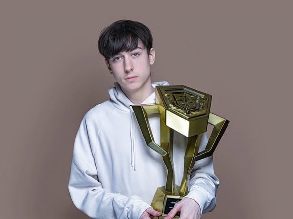 <a href="/FNCompetitive/">Fortnite Competitive</a> <a href="/faxuty/">XSET Faxuty</a> Yall can have the scrims we are coming for the WIN✌️