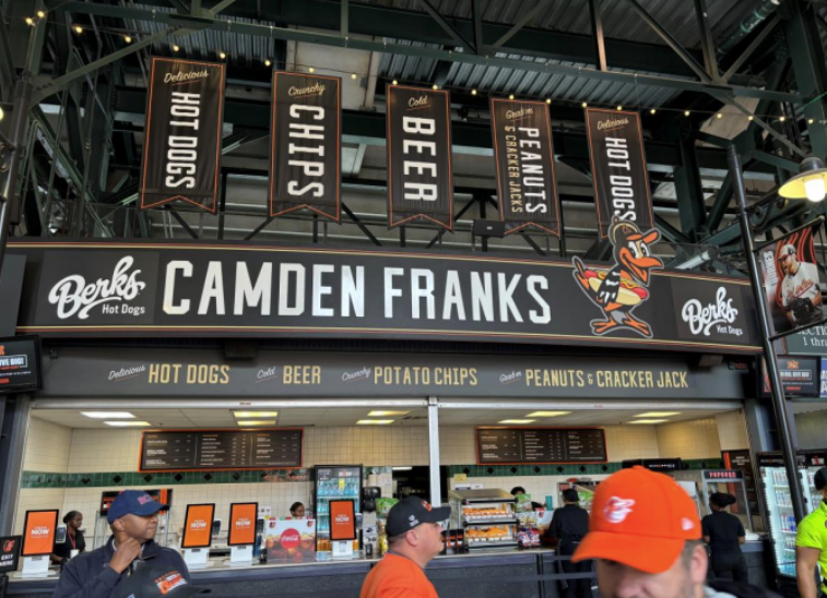 A series of Baltimore Orioles home games starts tonight at 7:05pm against the LA Dodgers. If you'll be at the stadium over the next week, don't forget to swing by Camden Franks for a #Berks Hot Dog. There's nothing like that stadium flavor! #Orioles #baseball #camdenfield