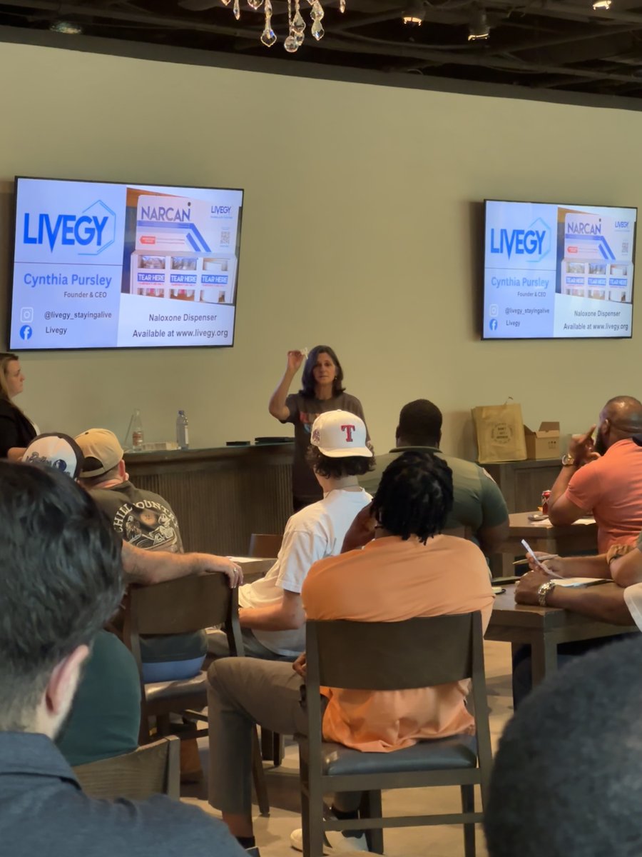 24hourdallas's tweet photo. 8.26.25: We partnered with Harwood Hospitality for a powerful De-escalation + Door Security Training. From conflict resolution techniques to Narcan demos from Livegy, it was an evening of valuable information and impact. Thanks to all who attended! https://t.co/gYsWMIxdxQ