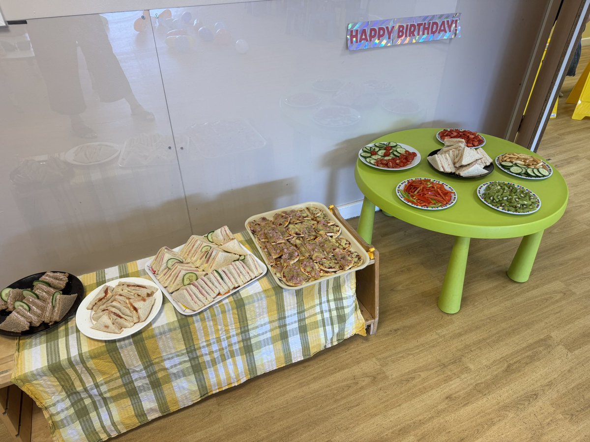 Buttercups2018's tweet photo. Happy 14th Birthday Buttercups / Penblwydd Hapus Buttercups 🥳🌼💛

#HappyBirthday #birthdayparty #14thbirthday https://t.co/DTtZtwclf0