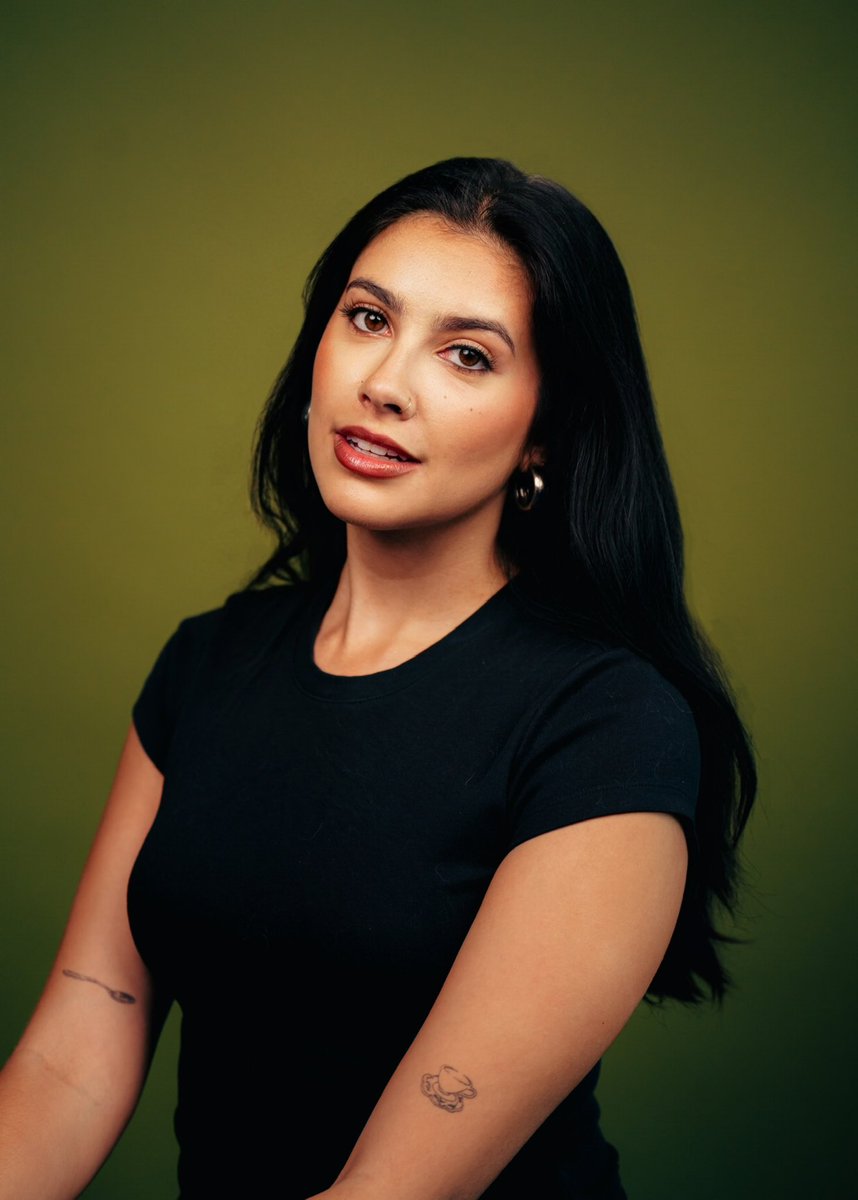 caitcamelia's tweet image. Just got laid off but at least I took new headshots last week for my return to LinkedIn