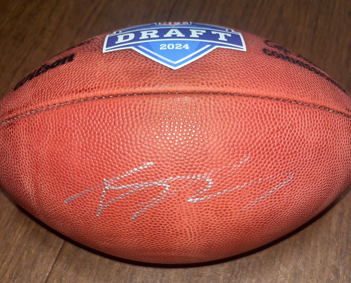 I got my 2024 draft football signed by <a href="/BrianThomas_11/">Brian Thomas</a> . It’s going right in my case. So excited about this one. Brian is such a great guy, incredible with fans.