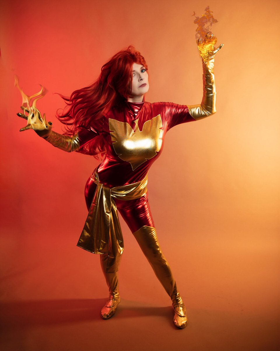 amhcosplays's tweet photo. It’s #phoenixfriday, so have a little fire, Scarecrow! Wait, that can’t be right. Dark Phoenix is on my list of cosplays that need new photos. Here’s one from this shoot that I haven’t yet shared. 

#jeangrey #jeangreycosplay #phoenix #darkphoenix #mutant #xmen #cosplay #marvel https://t.co/RN1UlpCUko