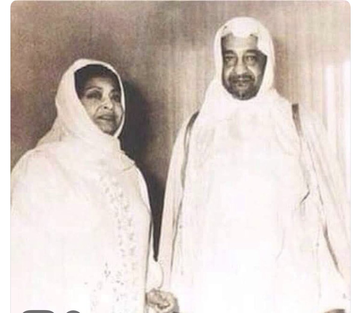 ام كلثوم تؤدي مناسك العمرة عام ١٩٦٩ !!!