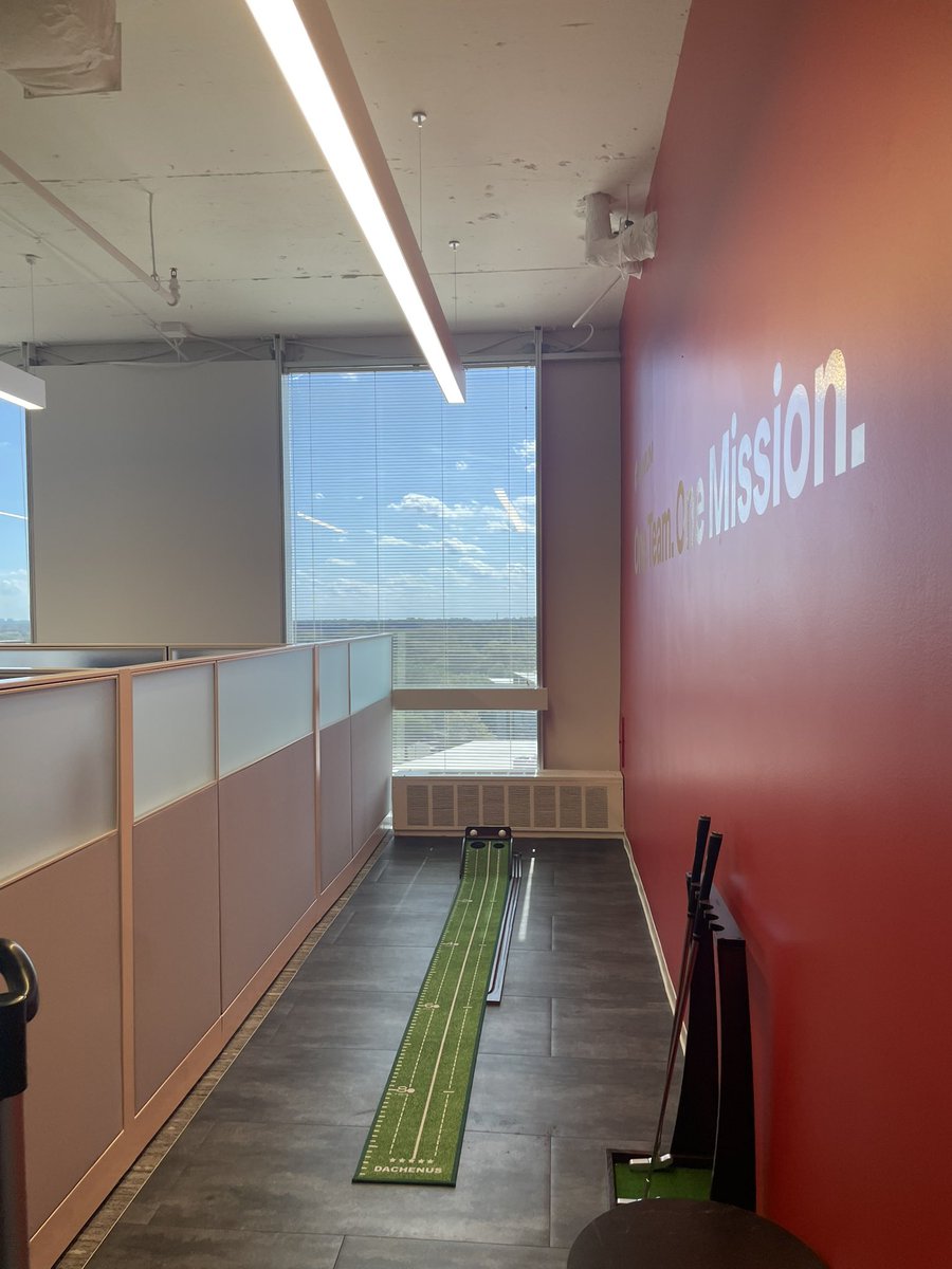 Taetime_Tokyo's tweet photo. Restonオフィスを訪問中🇺🇸広くてプレイフルなオフィスで羨ましい
#Tanium #WeAreTanium https://t.co/hkjPEmBDgW