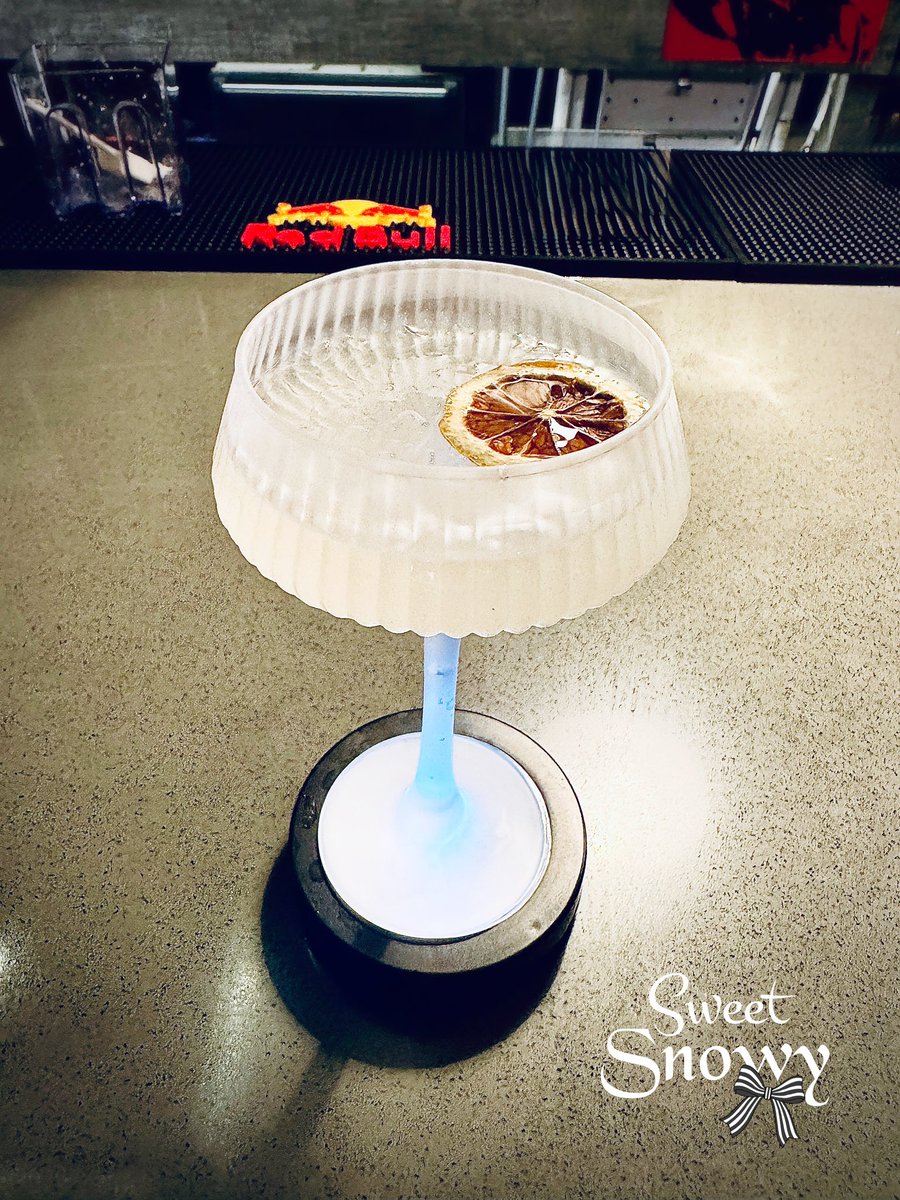 終於解鎖了一直很想來的酒吧
知道是哪間嗎？
找到雪雪讓你帶我回家😌
#台中酒吧
