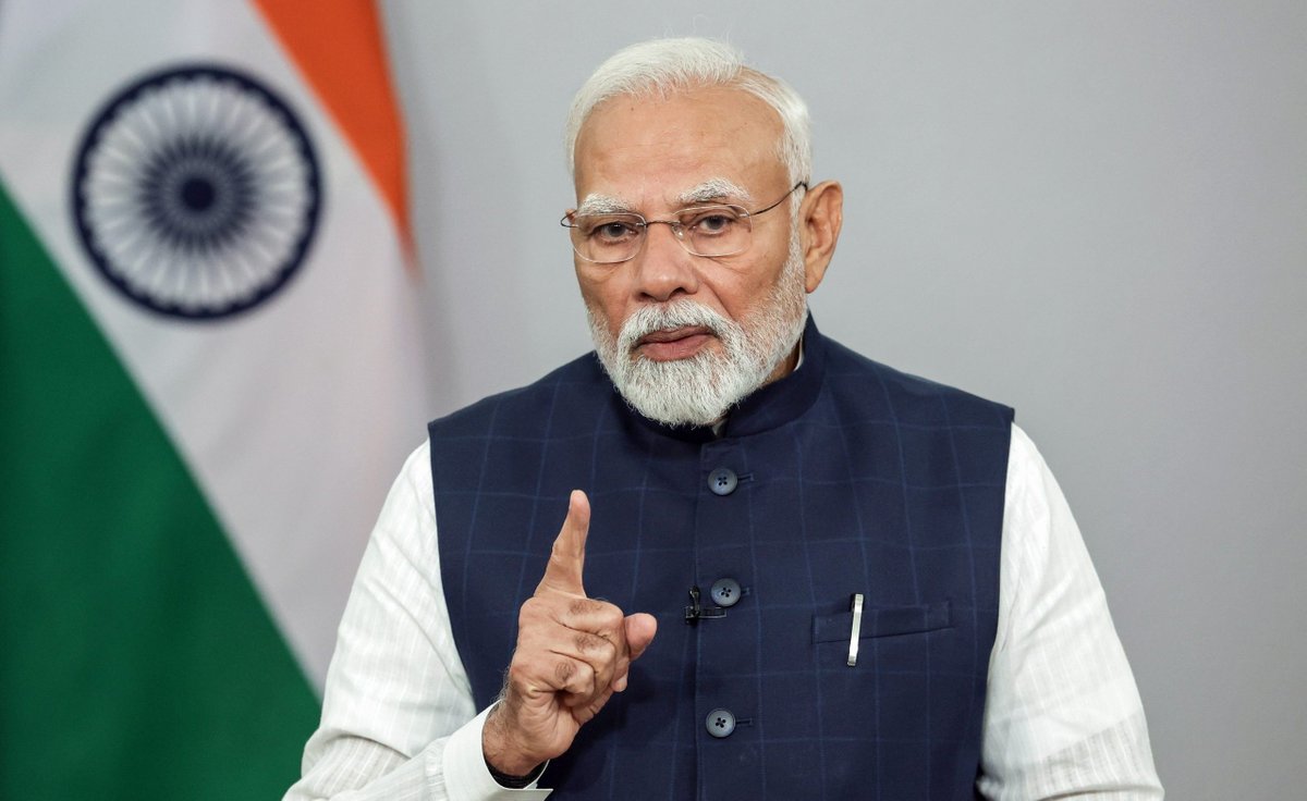 GlobeEyeNews's tweet photo. BREAKING:

India officially rejects demands to stop buying Russian oil and will continue buying it. https://t.co/2rRC7stKDB