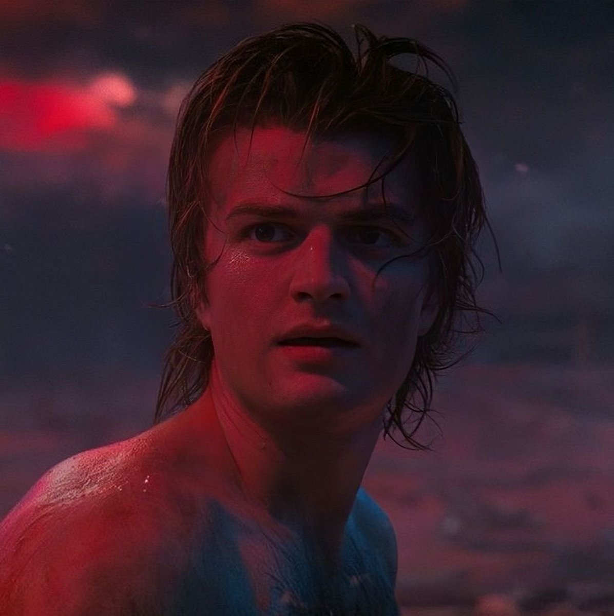 can he have a fight scene to ‘holding out for a hero’ in st5. please and thank you.