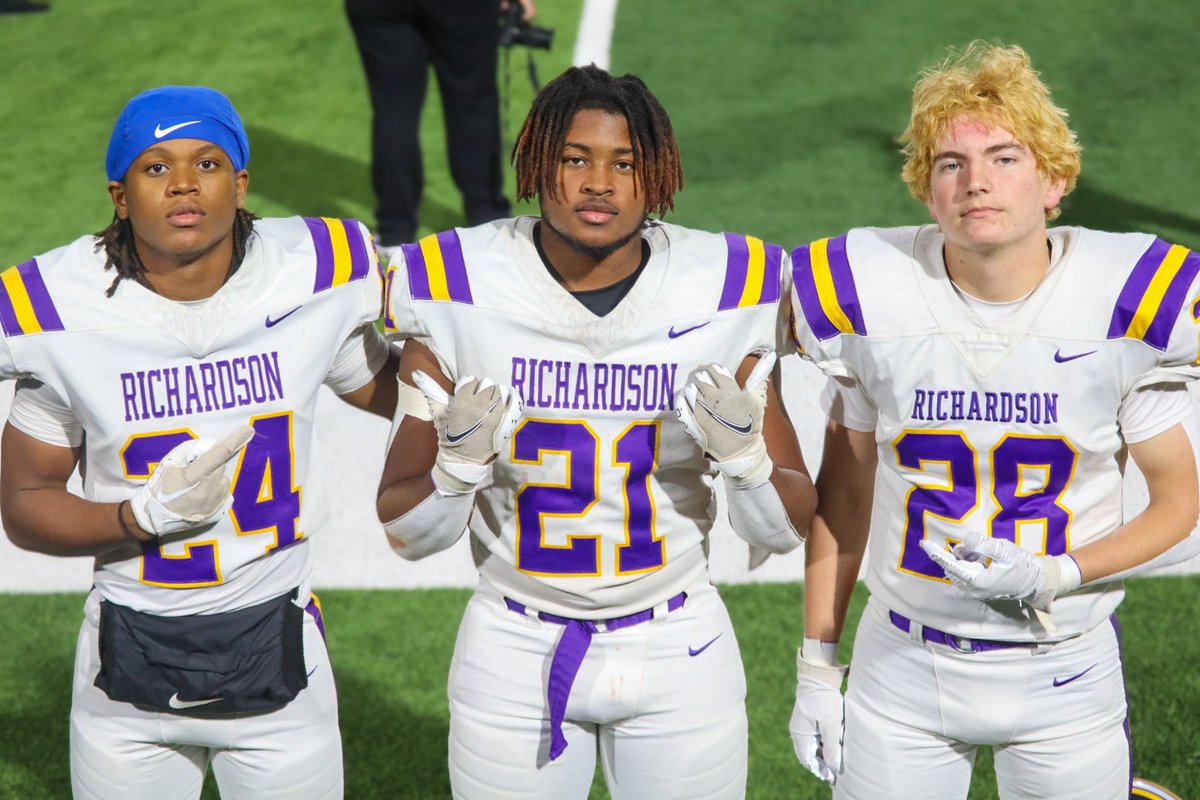 Let’s go <a href="/ZachBreazeale26/">Zachary Breazeale</a>  You got up next 🤞🏾🔥. Ball out Tonight 

<a href="/Richardson1FB/">Richardson Football</a>