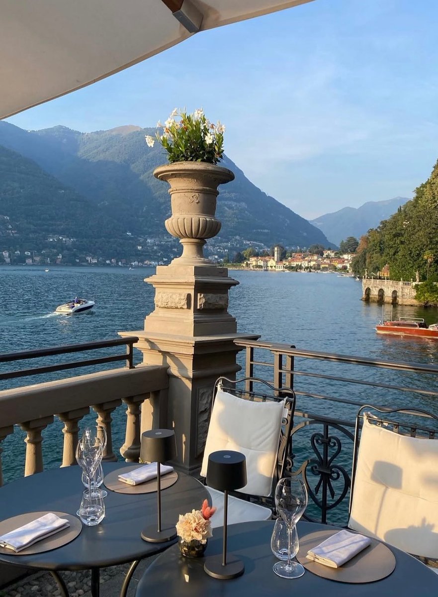 trentero's tweet photo. #Propongo cenar junto al Lago Como https://t.co/15ymsY2aMm