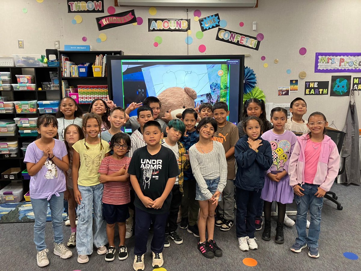 MendozaExplorer's tweet photo. Good Morning Mendoza Community, 

Congratulations to our Day 2 Contest winners: Ms. Lee and her 3rd class in room 24!🎉🧭💙

Who will be our day 3 winner?

@Supt_SBUSD @SBUSD_NEWS https://t.co/hdLclkX2Sz