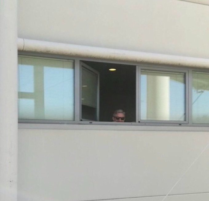 Twitter'ı aktif kullanan ama hiç tweet atmayan eleman. 😃