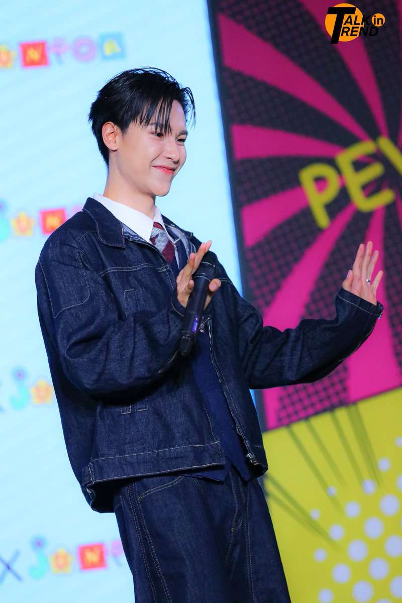 TalkinTrend's tweet photo. “จูเนียร์ ปณชัย” ร่วมงาน ‘Disney Toy Expo Thailand 2025’ ⭐️✨
#AmazeOneXJunniorrs #AsakiXjunniorrs
#junniorrs #จูเนียร์ปณชัย
#AmazeOne #DTX2025
#AmazeOnebyAsaki #DisneyXAmazeOne https://t.co/h1xnp3V1nH