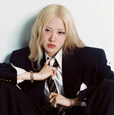 AboutMusicYT's tweet photo. Rosé of BLACKPINK will be presenting at the VMAs this year. https://t.co/7qKXcIEsTR