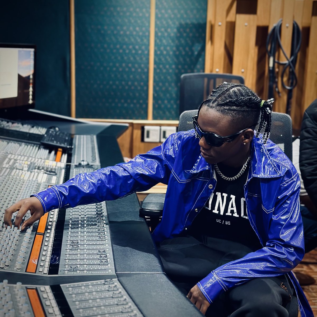 flash_cortez's tweet photo. Amid the clamor and the chorus of fleeting opinions, my craft has resounded with greater force. I have etched my stature among the rare titans to ever commune with sound, and the tapestry of my legacy is still being woven. KING! 👑 https://t.co/77FTHdVDvt