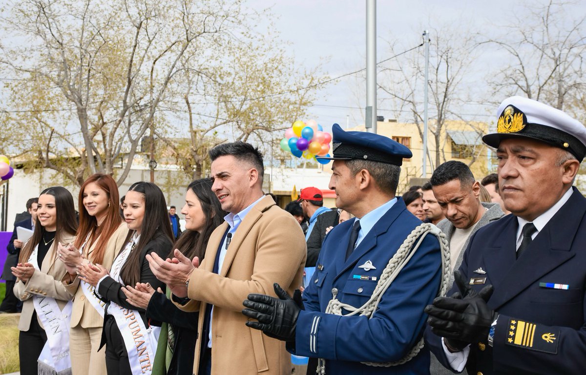 🌳 Dimos un paso más en el plan de espacios más seguros en la Plaza Malvinas Argentinas (Barrio UTMA) y en torno a la Escuela Padre Manzano: más iluminación, accesibilidad y lugares de encuentro para toda la comunidad.