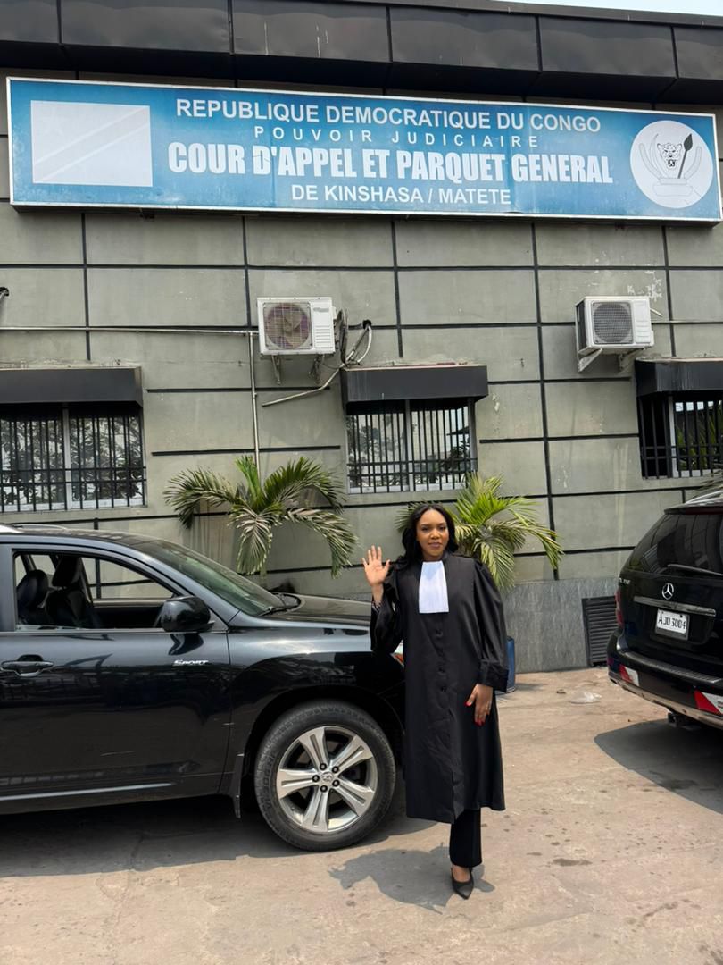 NaomieKBG's tweet image. Félicitations à ma nièce qui a prêté serment aujourd&apos;hui à Kinshasa ! Je suis fière de ton parcours et de cette réussite.
Que ce ne soit que le début d&apos;une carrière pleine de succès et d&apos;accomplissements, ma fille ! ❤️🎉🙏🏽
#Kinshasa #Serment

@Florencia_kap 🎉🌹