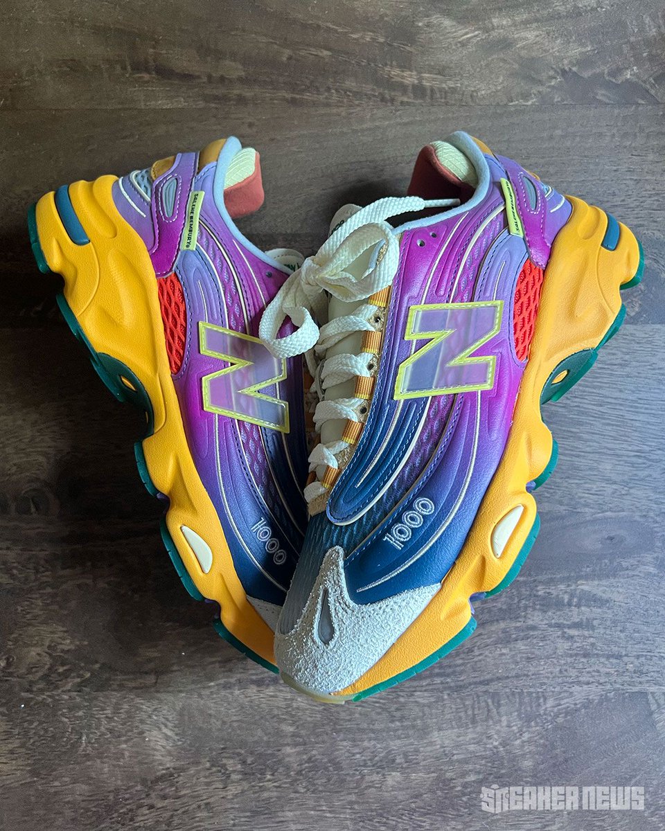 Sneaker News tweet media