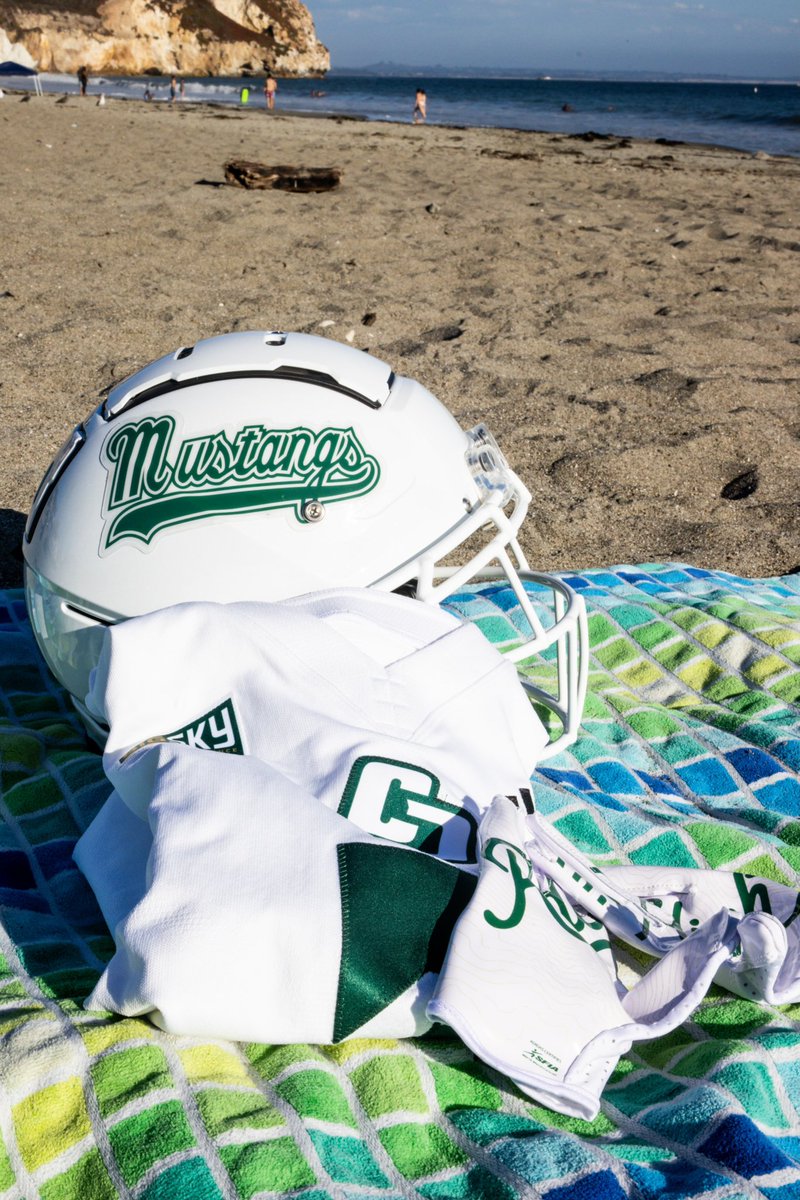 calpolyfootball's tweet photo. Week 2️⃣ drip 💧

#RideHigh https://t.co/3gaPBQjeDs